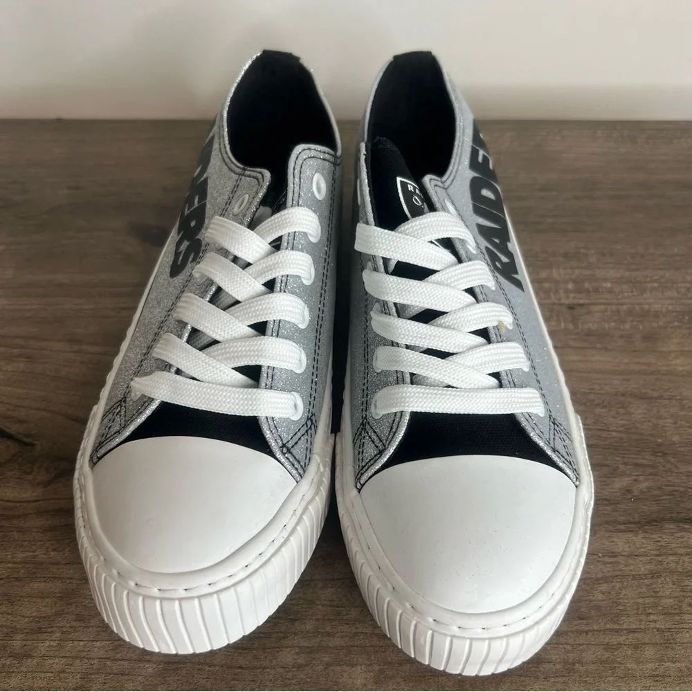 FOCO NEW Women's Las Vegas Raiders Glitter Low Top Shoe Size 9 #B1631
